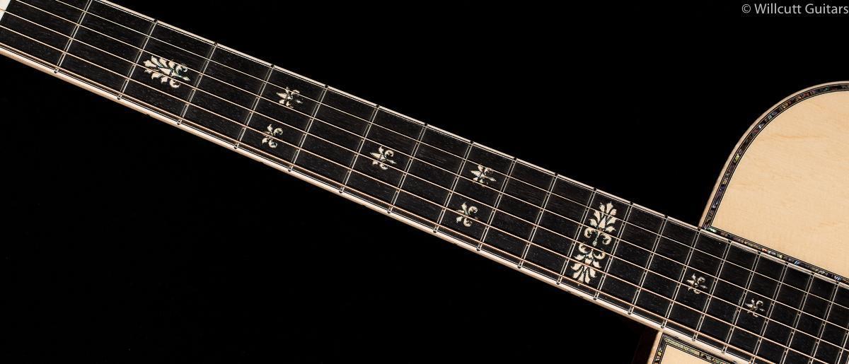 Martin Custom Shop 00 "The Ornamental" (557)