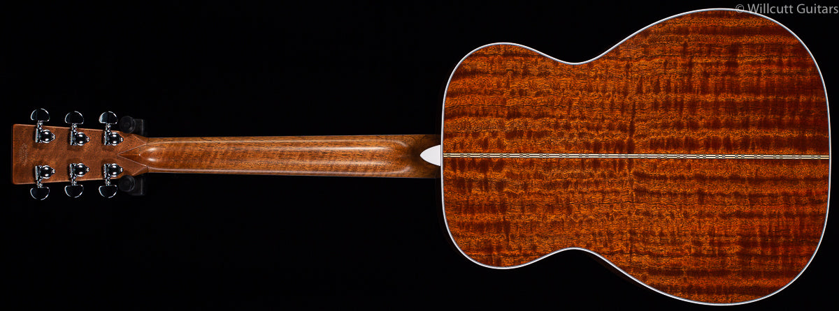 Martin Custom Shop 00 "Dark Desert Highway" (851)