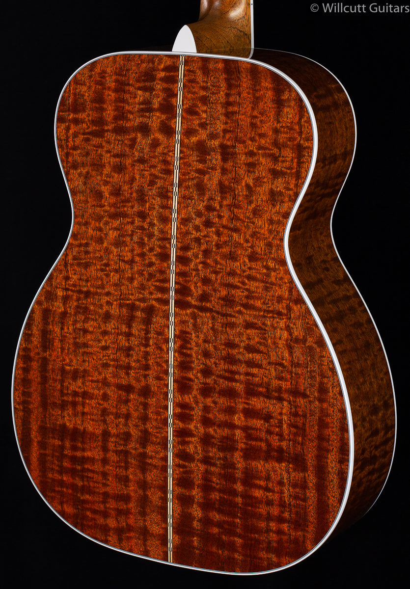 Martin Custom Shop 00 "Dark Desert Highway" (851)