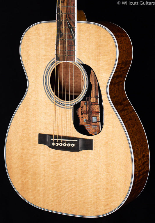 Martin Custom Shop 00 "Dark Desert Highway" (851)