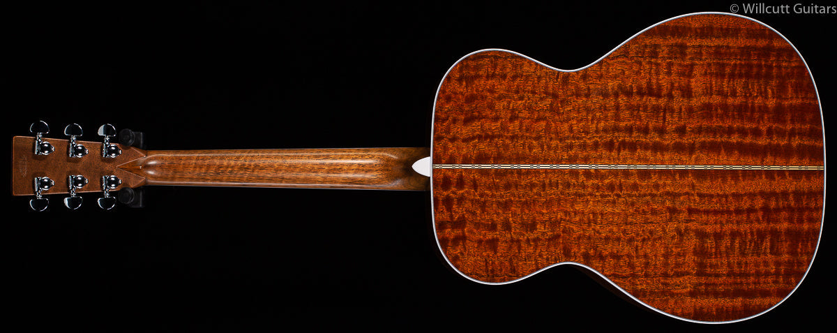 Martin Custom Shop 00-14 "Dark Desert Highway" (853)