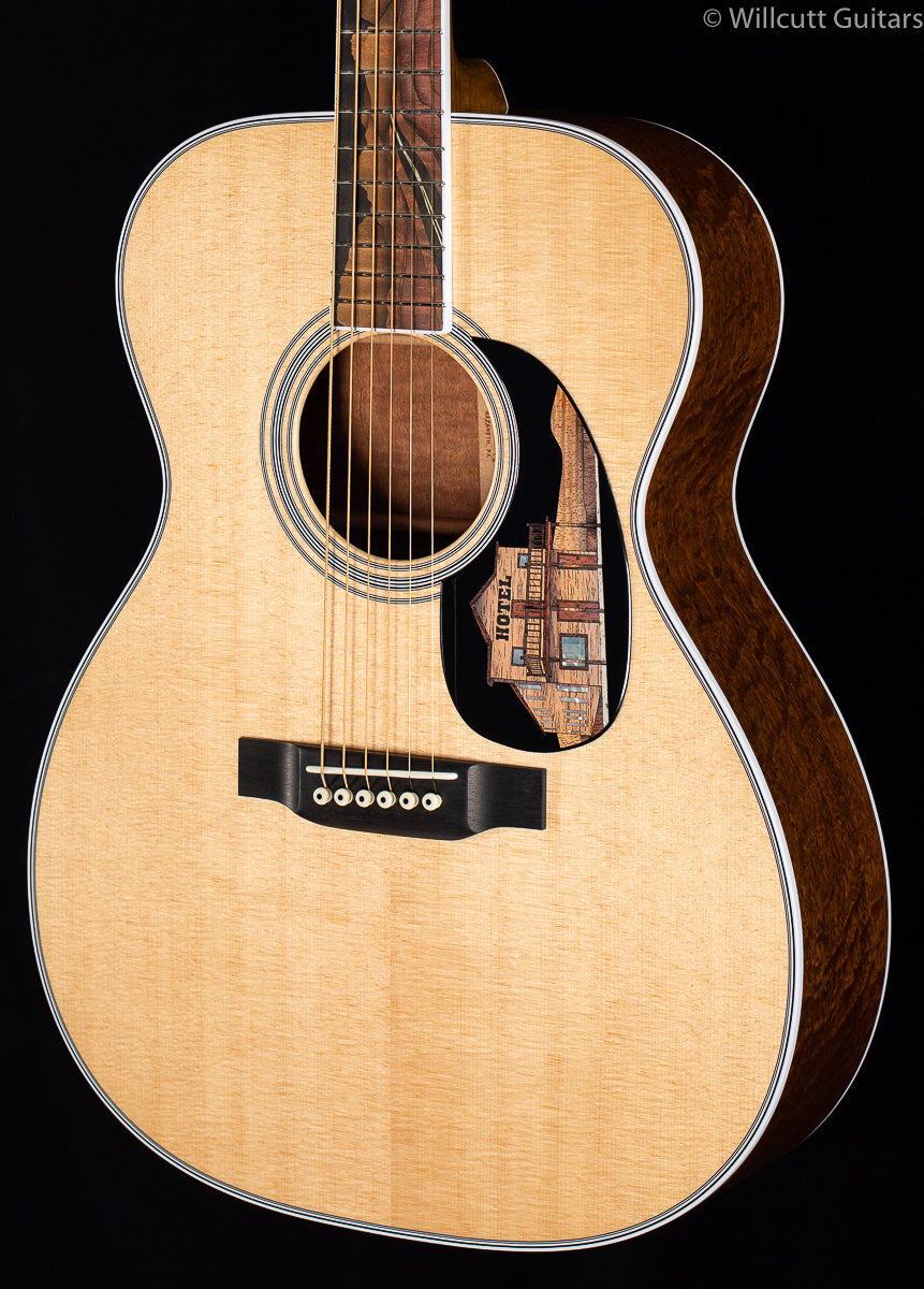 Martin Custom Shop 00-14 "Dark Desert Highway" (853)