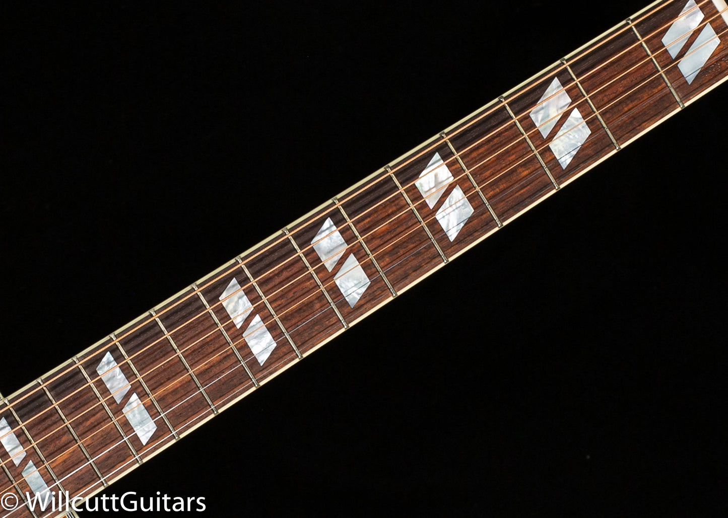 Gibson Hummingbird Maple Heritage Cherry Sunburst (368)