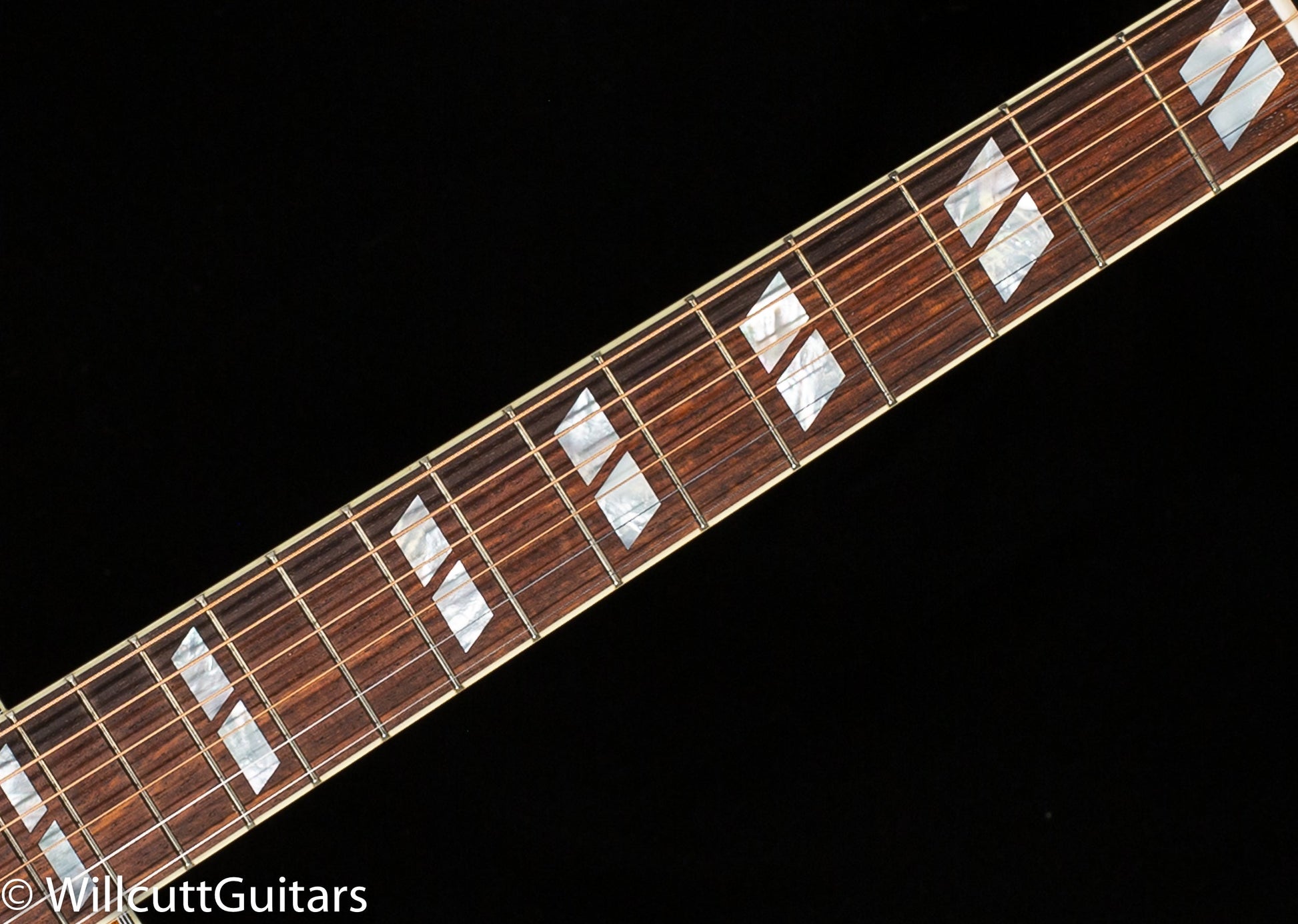 Gibson Hummingbird Maple Heritage Cherry Sunburst (368)
