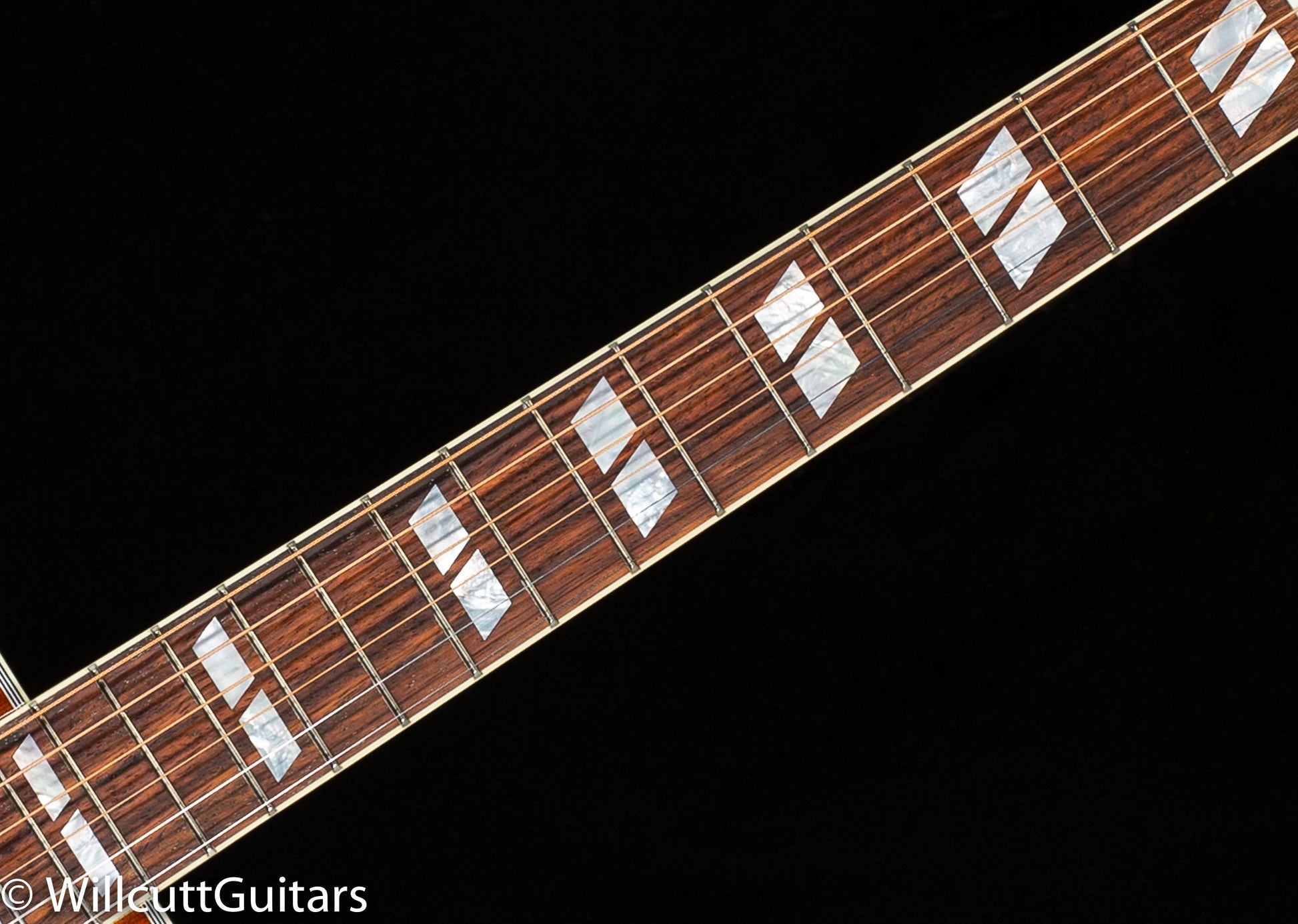 Gibson Hummingbird Maple Heritage Cherry Sunburst (370)