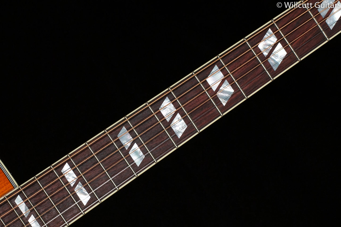 Gibson Hummingbird Original Heritage Cherry Sunburst Red Spruce Top (066)