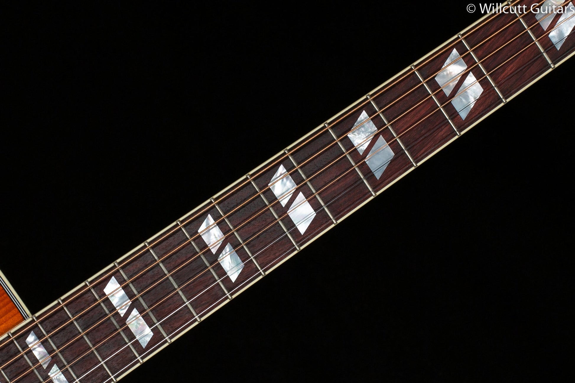 Gibson Hummingbird Original Heritage Cherry Sunburst Red Spruce Top (073)