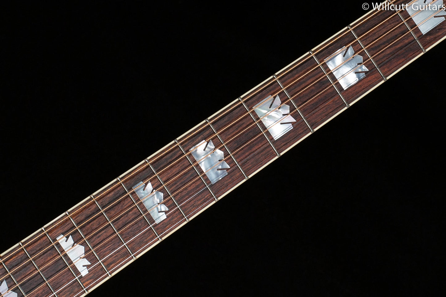 Gibson SJ-200 Standard Maple Autumn Burst (021)