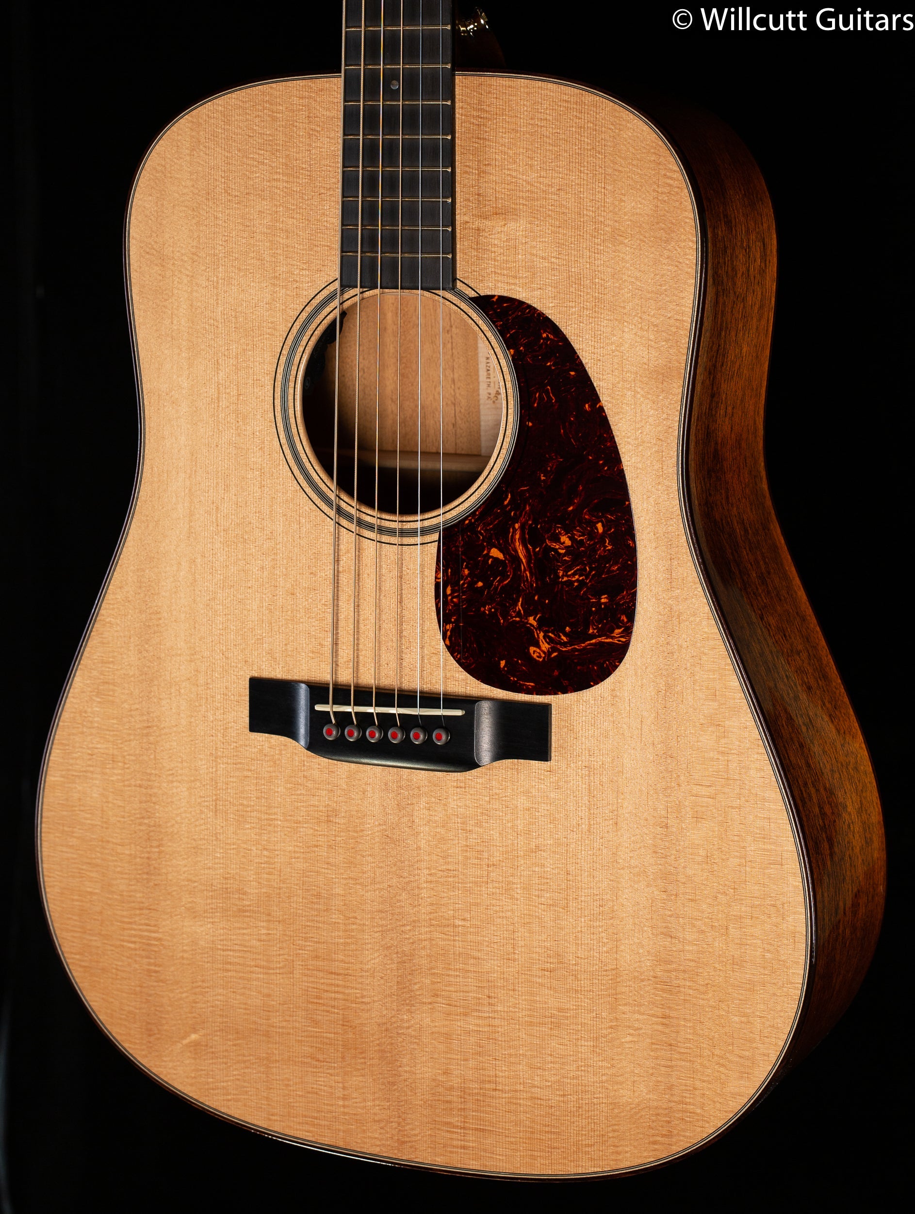 Martin D-18E Modern Deluxe