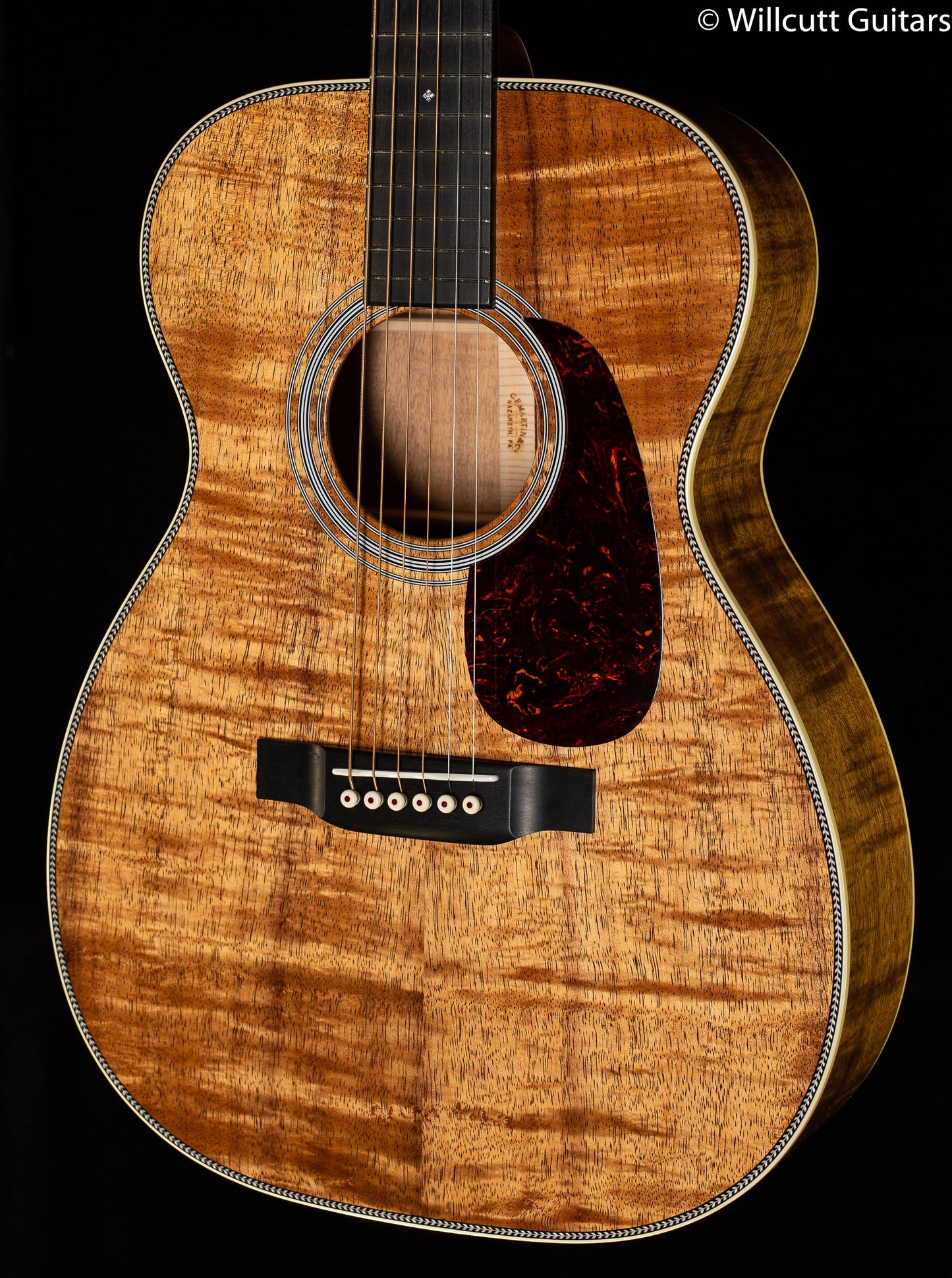 Martin Custom Shop 00 28 Style Highly Figured Koa