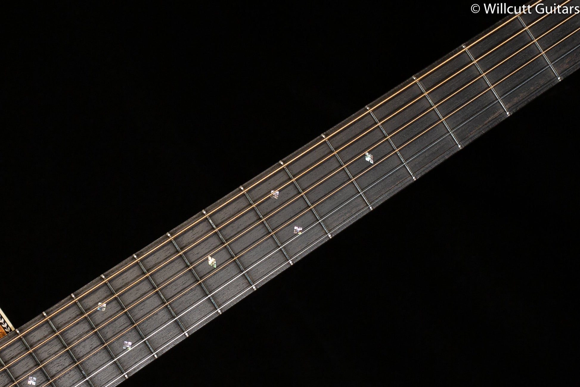 Martin Custom Shop 00 28 Style Highly Figured Koa