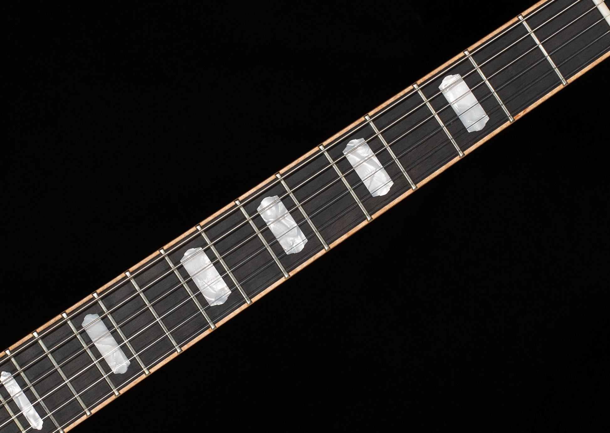 Knaggs Influence Kenai T Creme (500)