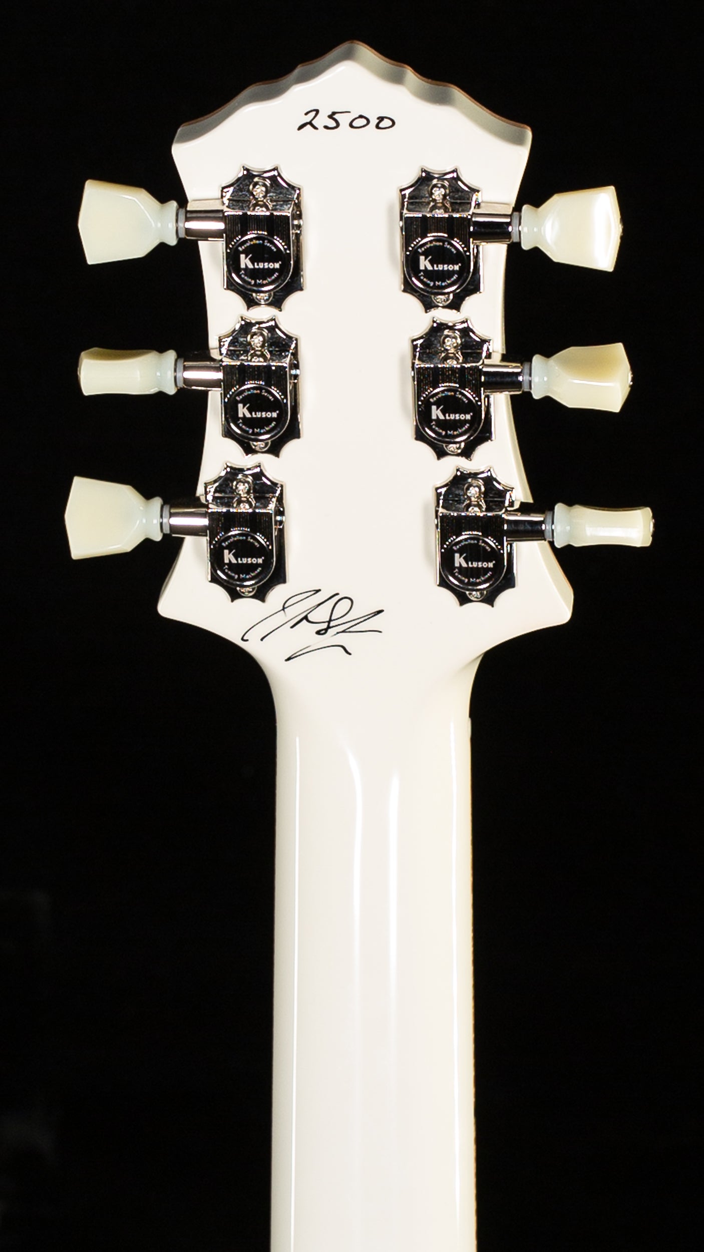 Knaggs Influence Kenai T Creme (500)