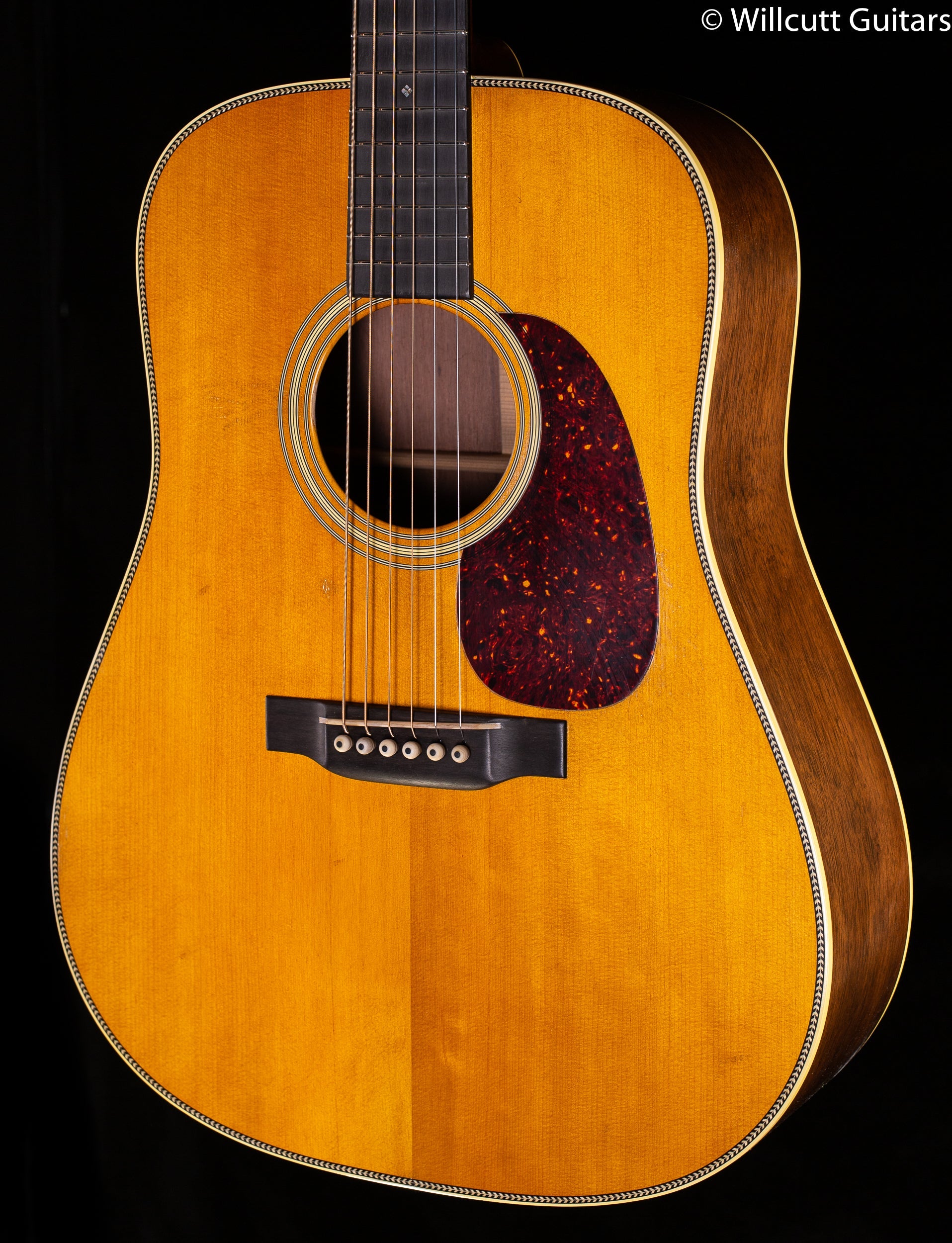 Martin D-28 Authentic 1937 Aged (026)
