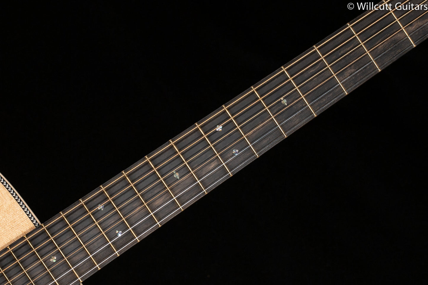Martin D-28 Modern Deluxe (914)