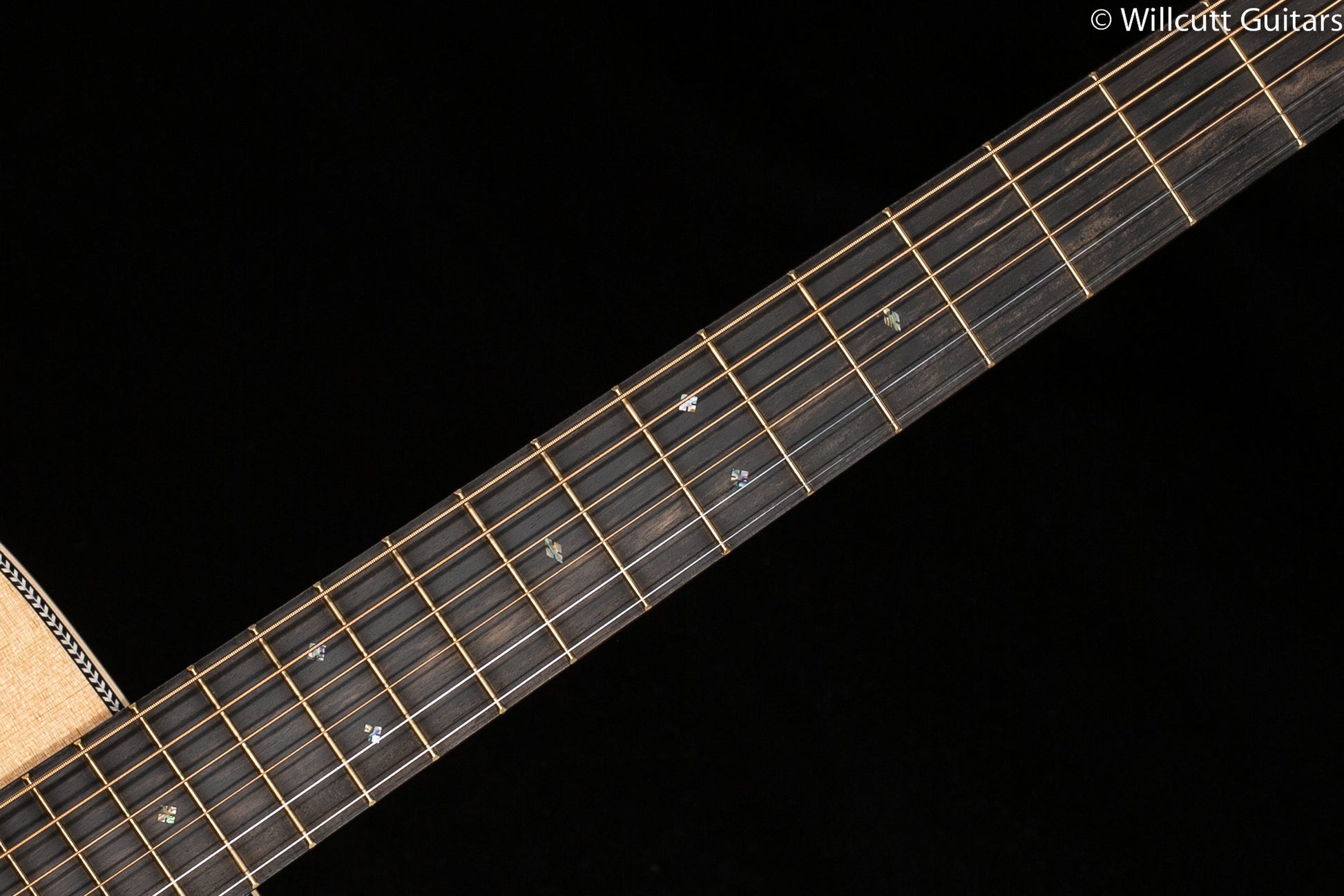 Martin D-28 Modern Deluxe (914)