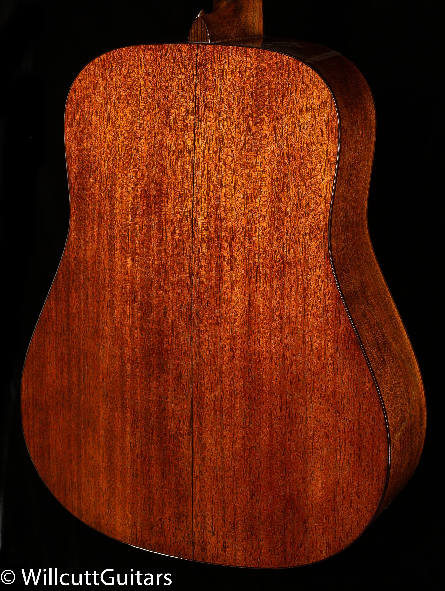 Martin D-18E Modern Deluxe (834)