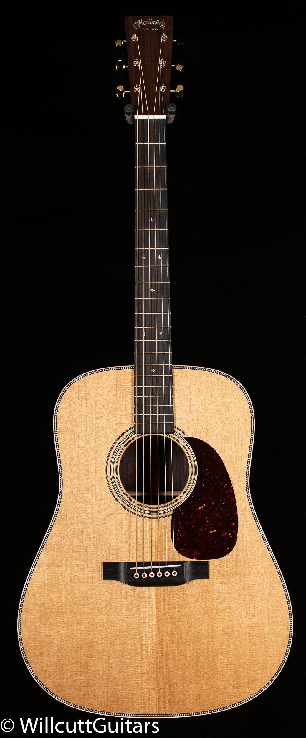 Martin D-28 Modern Deluxe (057)