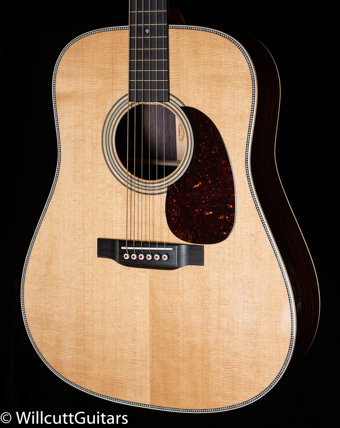 Martin D-28 Modern Deluxe (057)