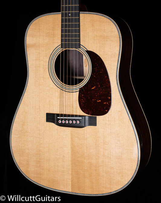 Martin D-28 Modern Deluxe (057)
