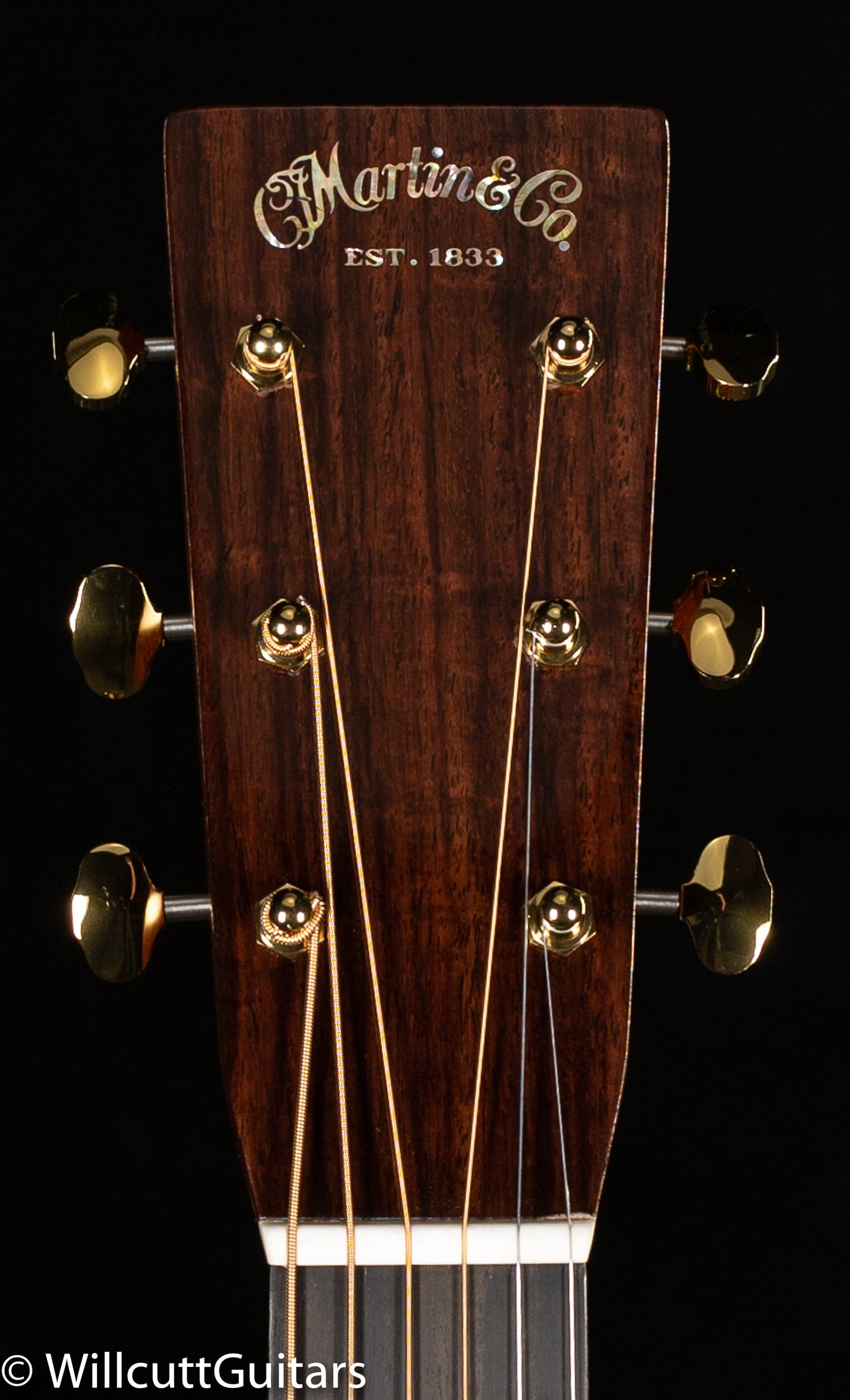 Martin D-28 Modern Deluxe (057)