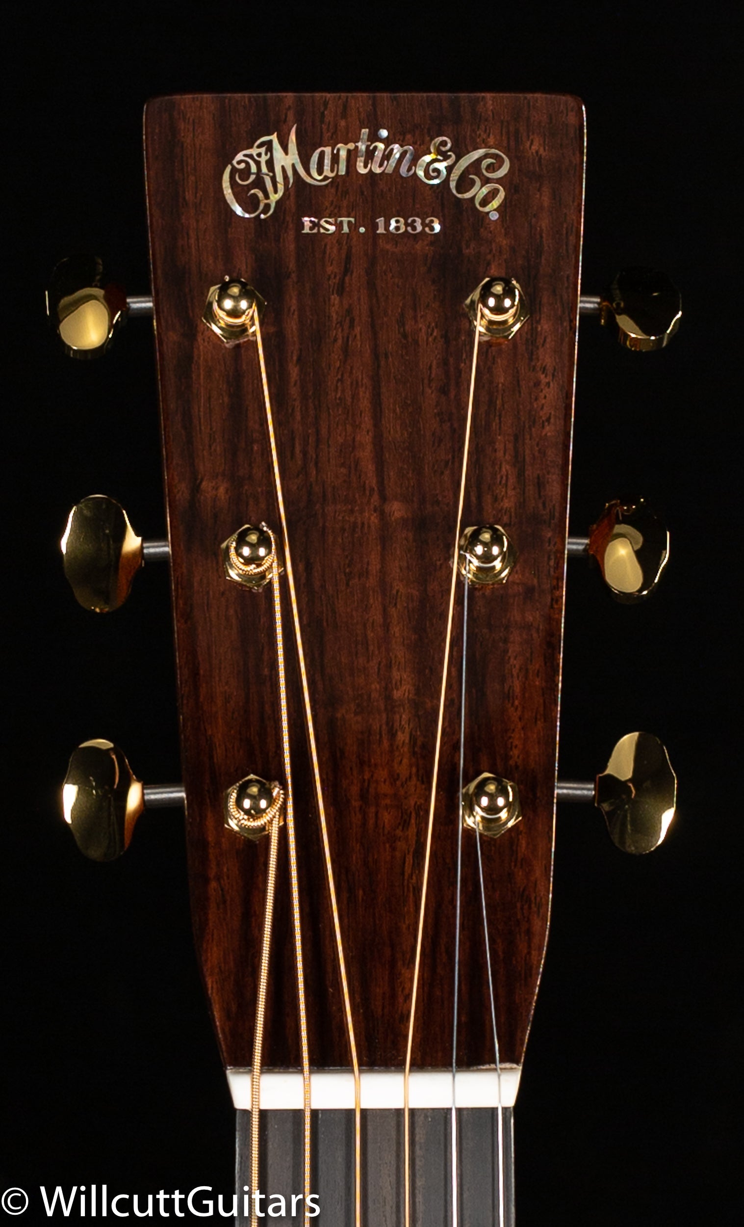 Martin D-28 Modern Deluxe (057)