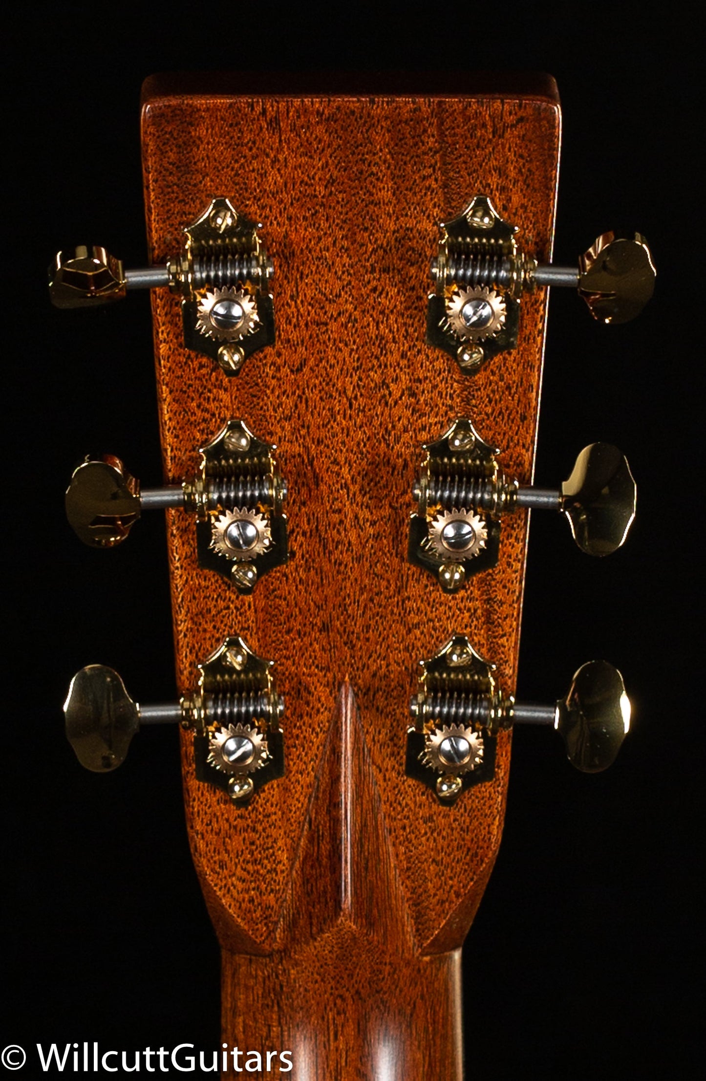 Martin D-28 Modern Deluxe (057)