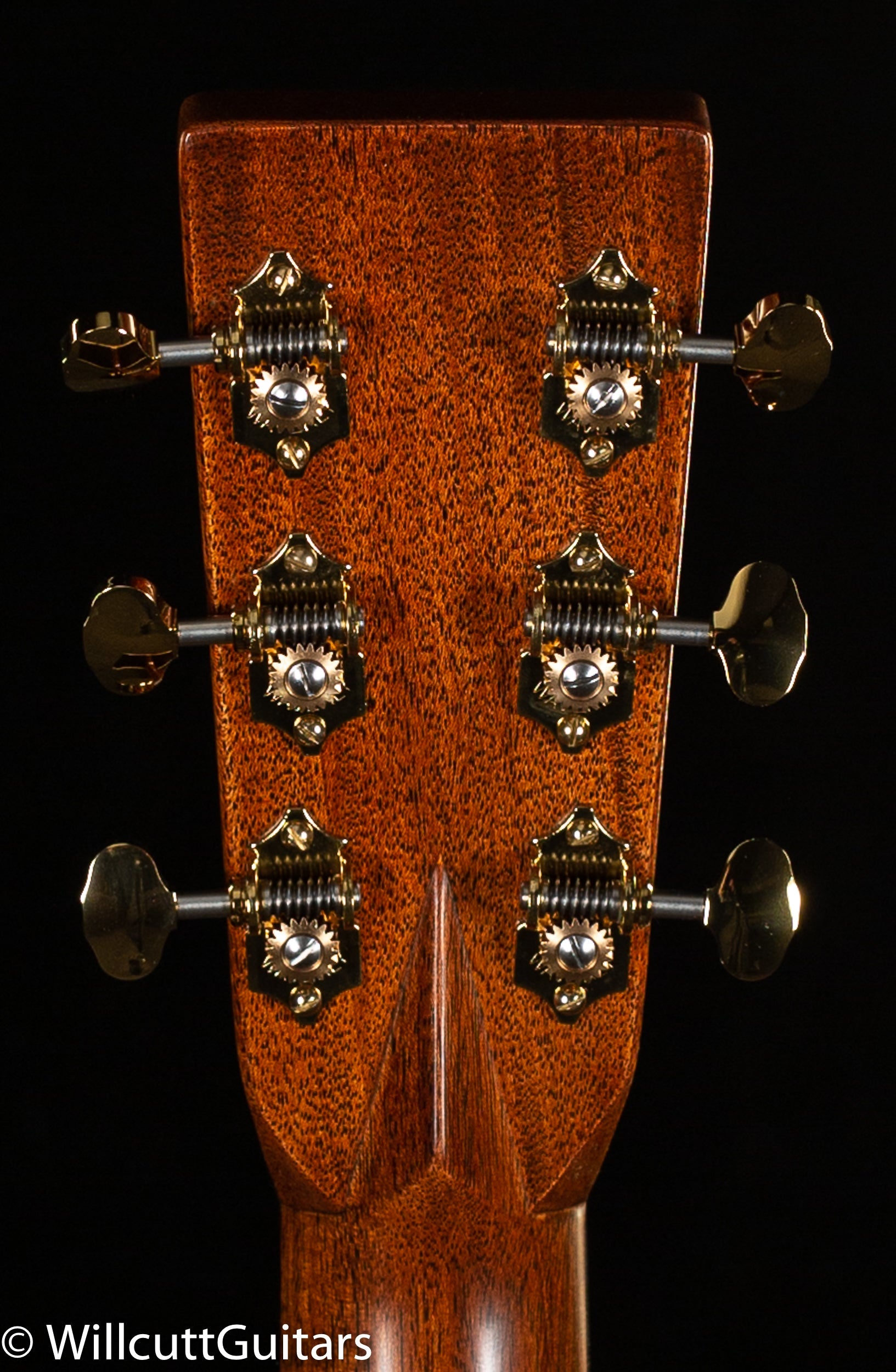 Martin D-28 Modern Deluxe (057)