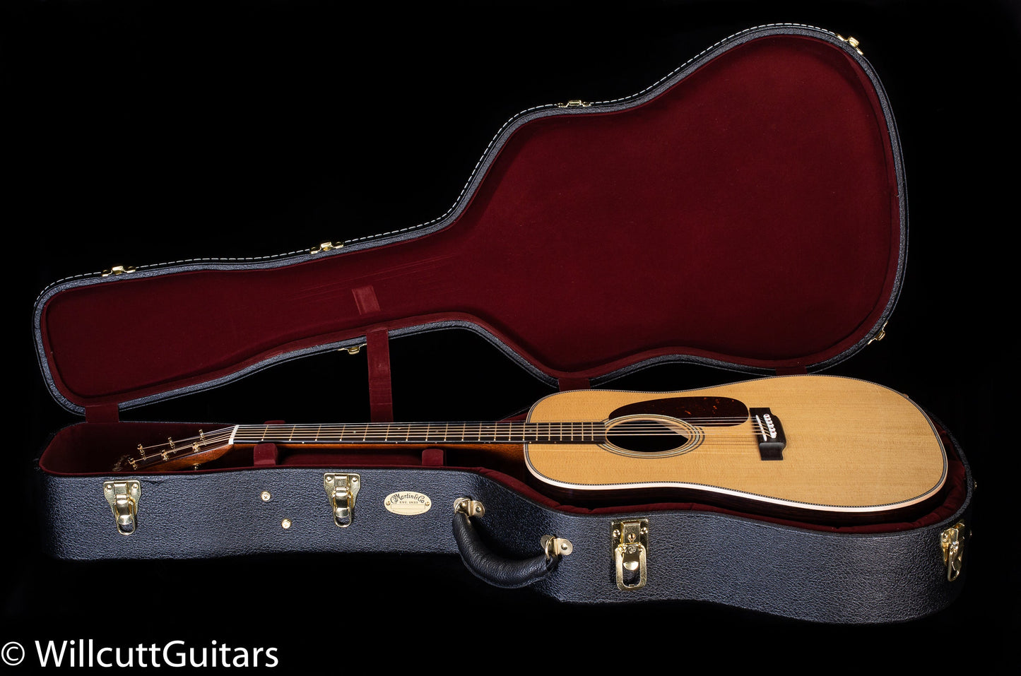 Martin D-28 Modern Deluxe (057)