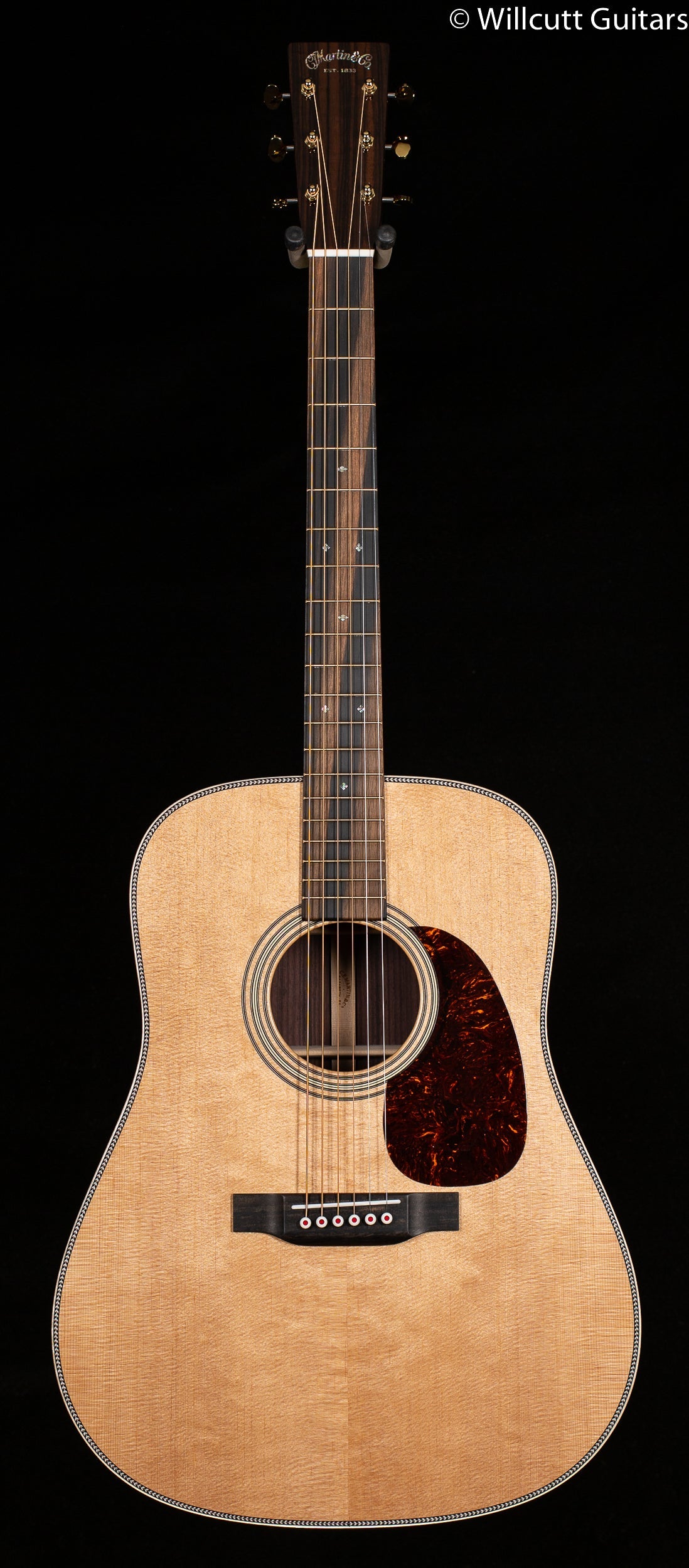 Martin D-28 Modern Deluxe (329)