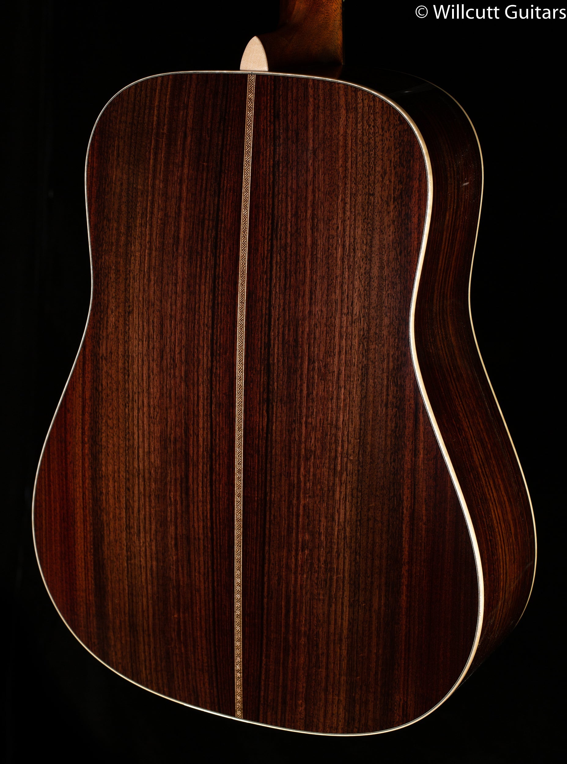 Martin D-28 Modern Deluxe (329)