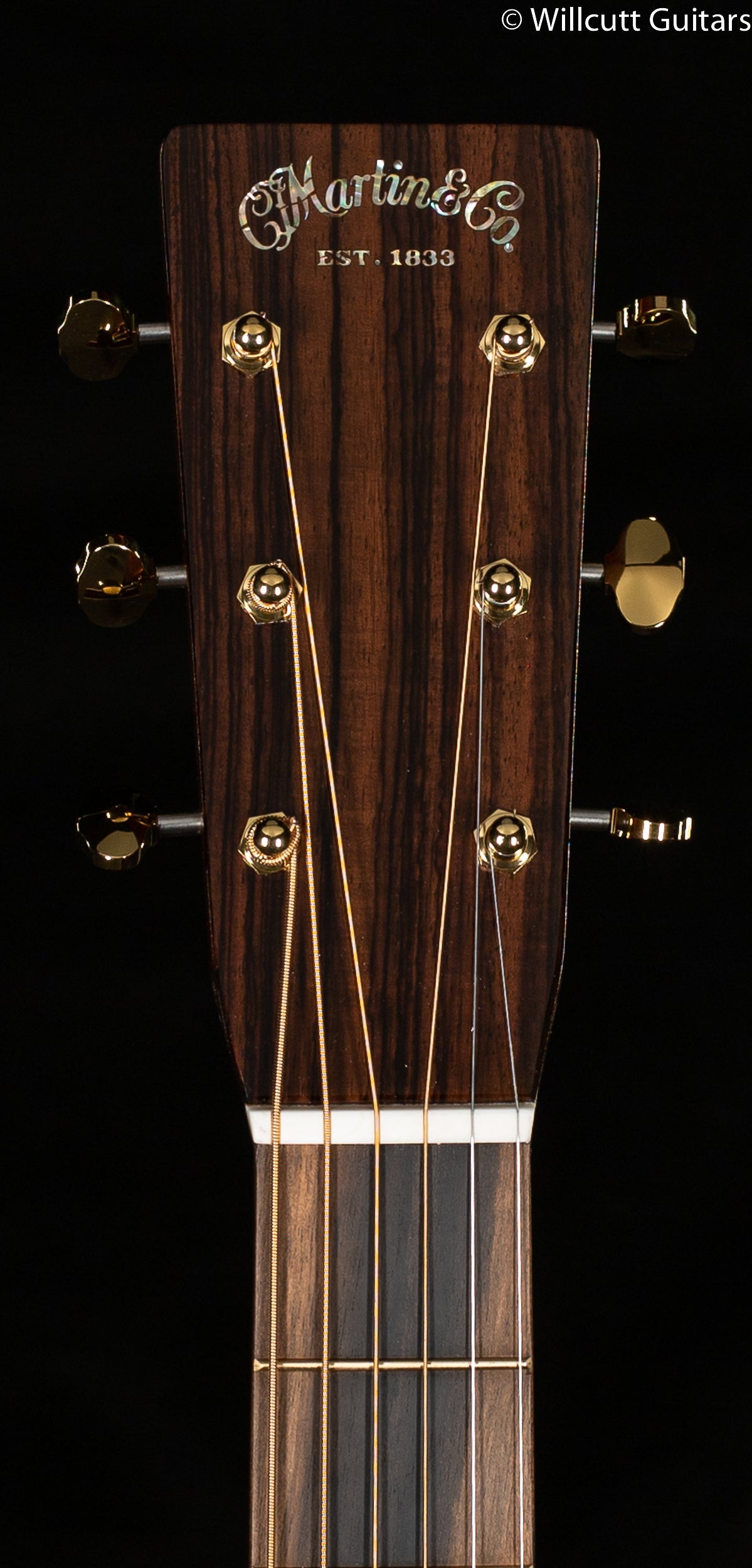 Martin D-28 Modern Deluxe (329)