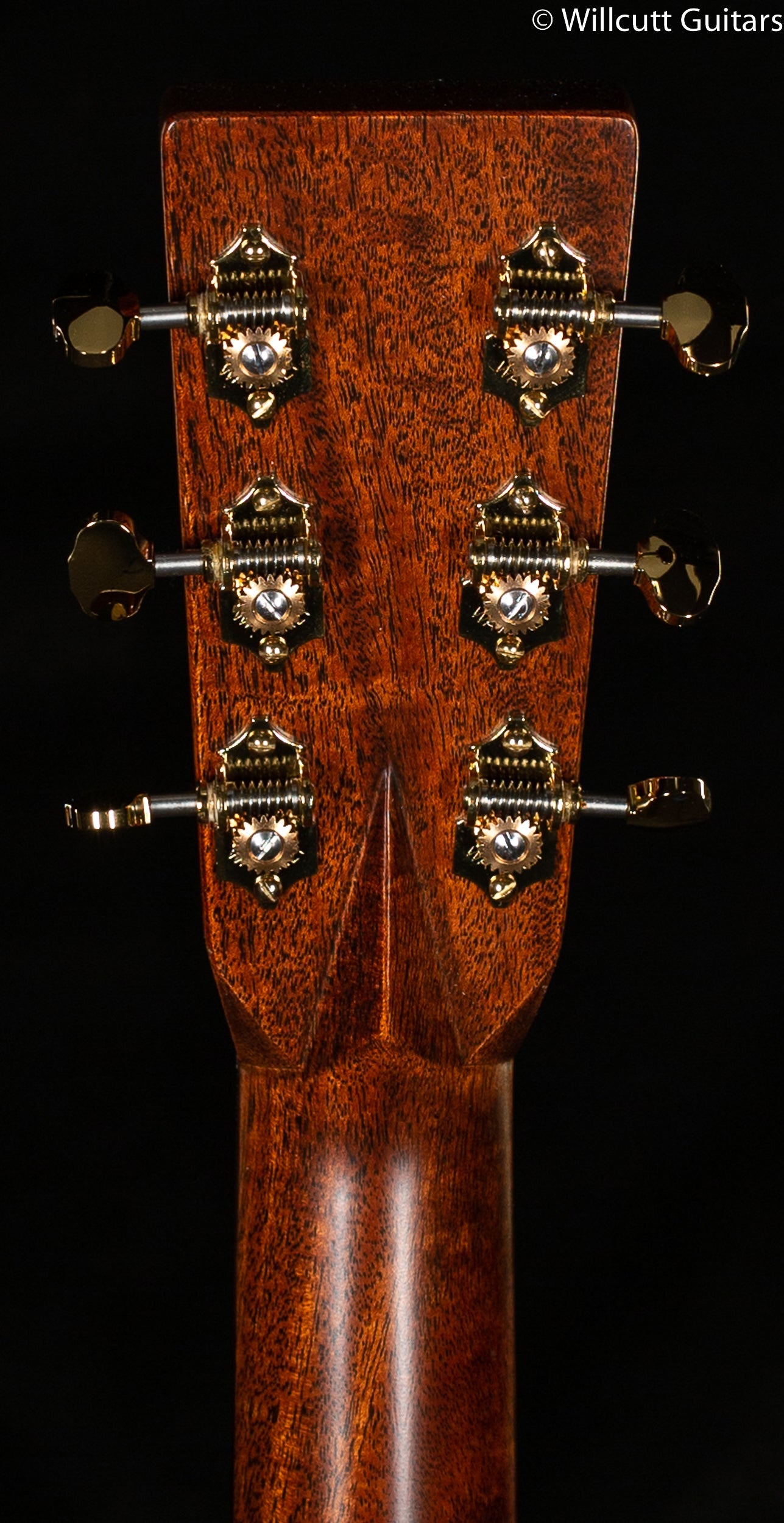 Martin D-28 Modern Deluxe (329)