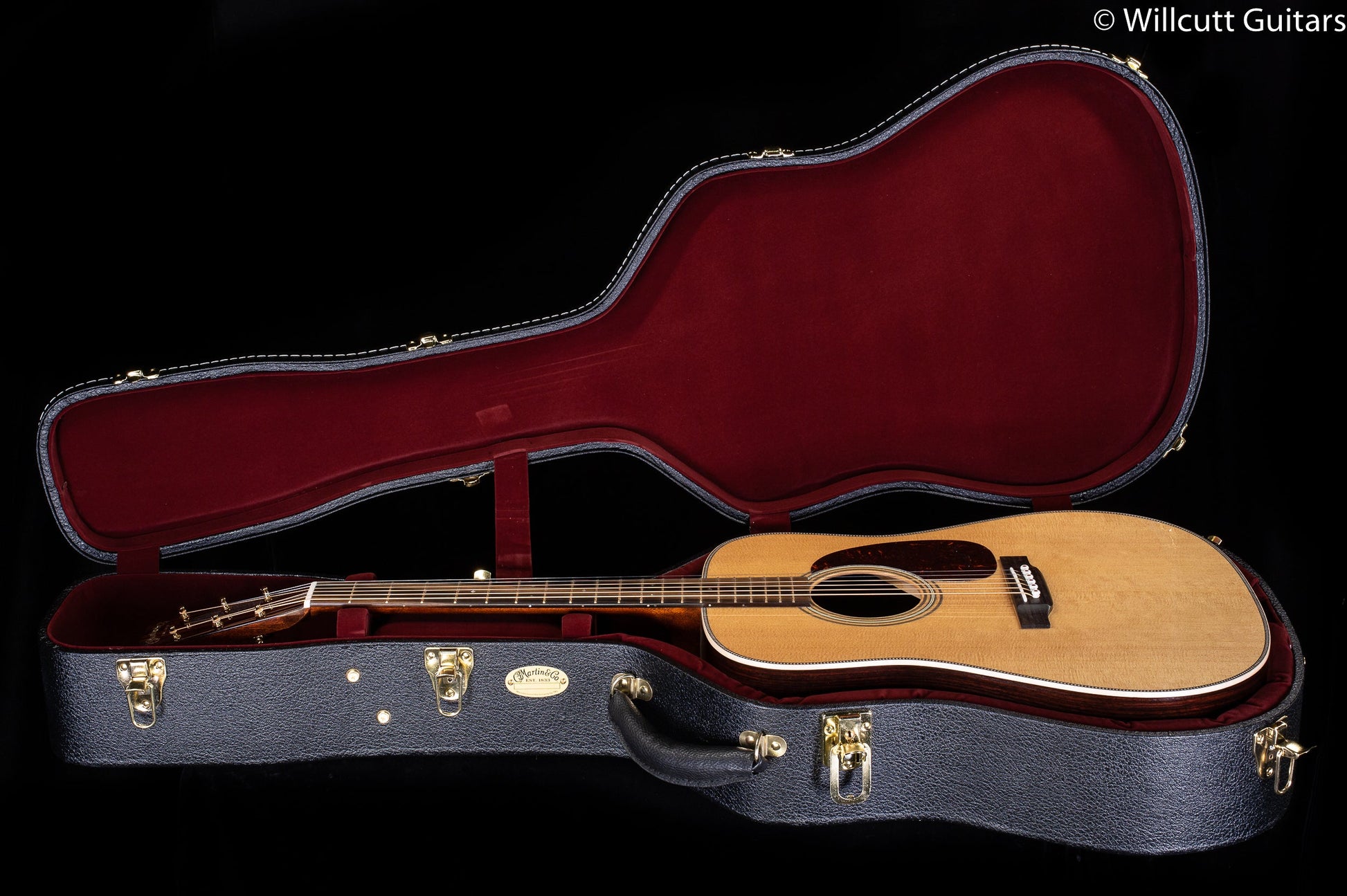Martin D-28 Modern Deluxe (329)