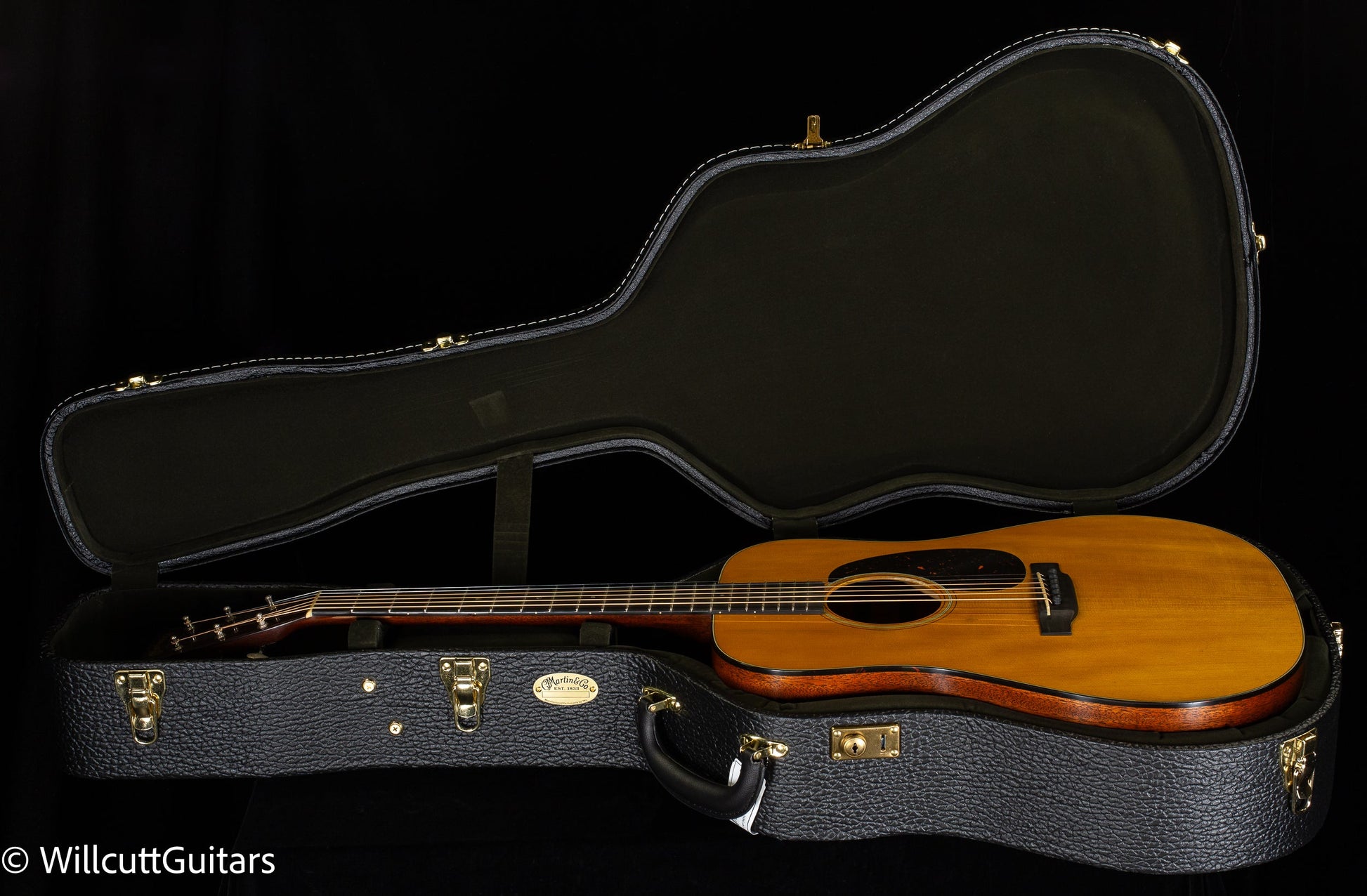 Martin D-18 Authentic 1937 VTS Aged  (220)