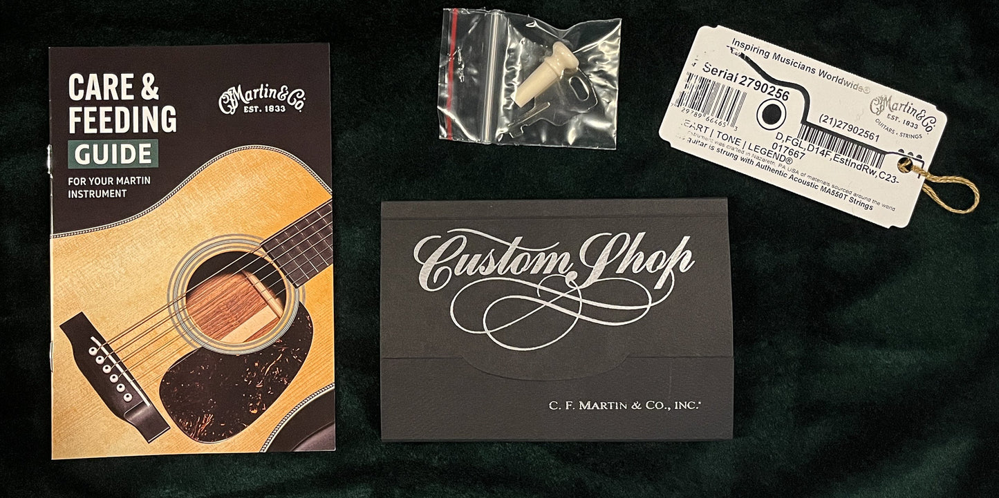 Martin Custom Shop 28 Style Dreadnought Willcutt Exclusive Large Soundhole Adirondack (256)