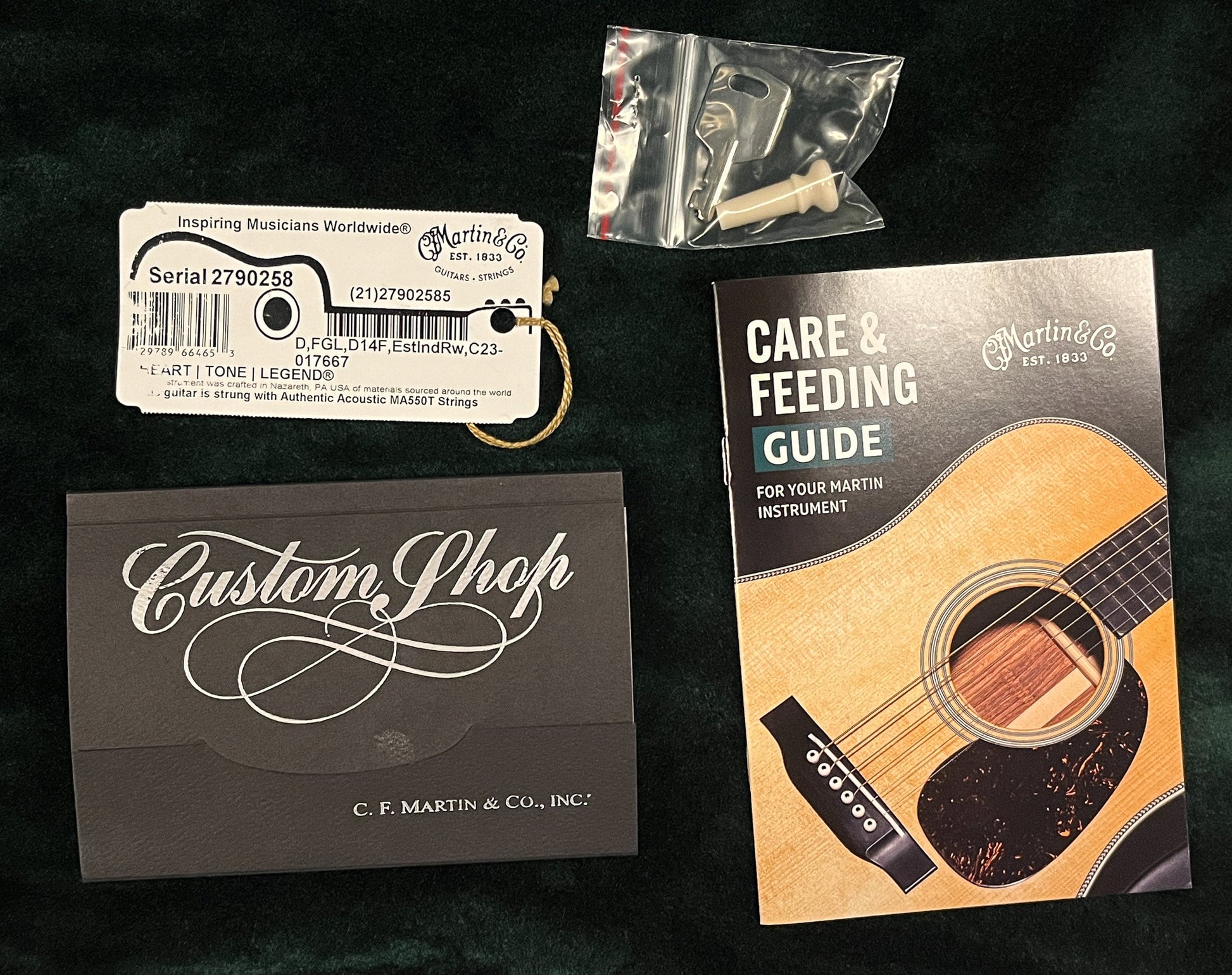 Martin Custom Shop 28 Style Dreadnought Willcutt Exclusive Large Soundhole Adirondack (258)