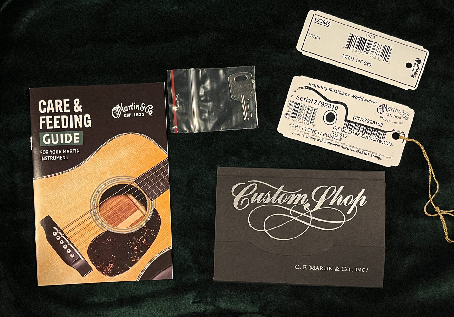 Martin Custom Shop 28 Style Dreadnought Willcutt Exclusive Large Soundhole Adirondack (810)