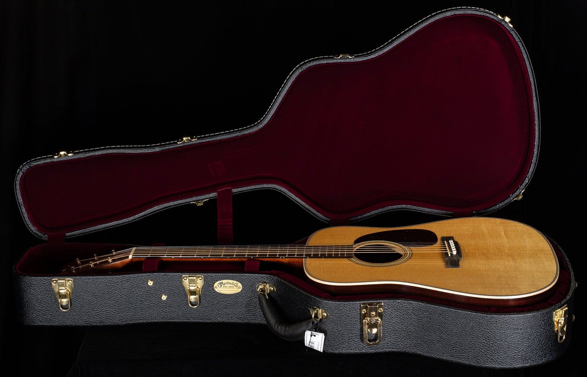 Martin D-28E Modern Deluxe (200)