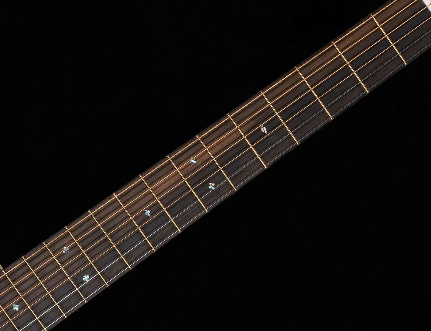 Martin D-28 Modern Deluxe (306)