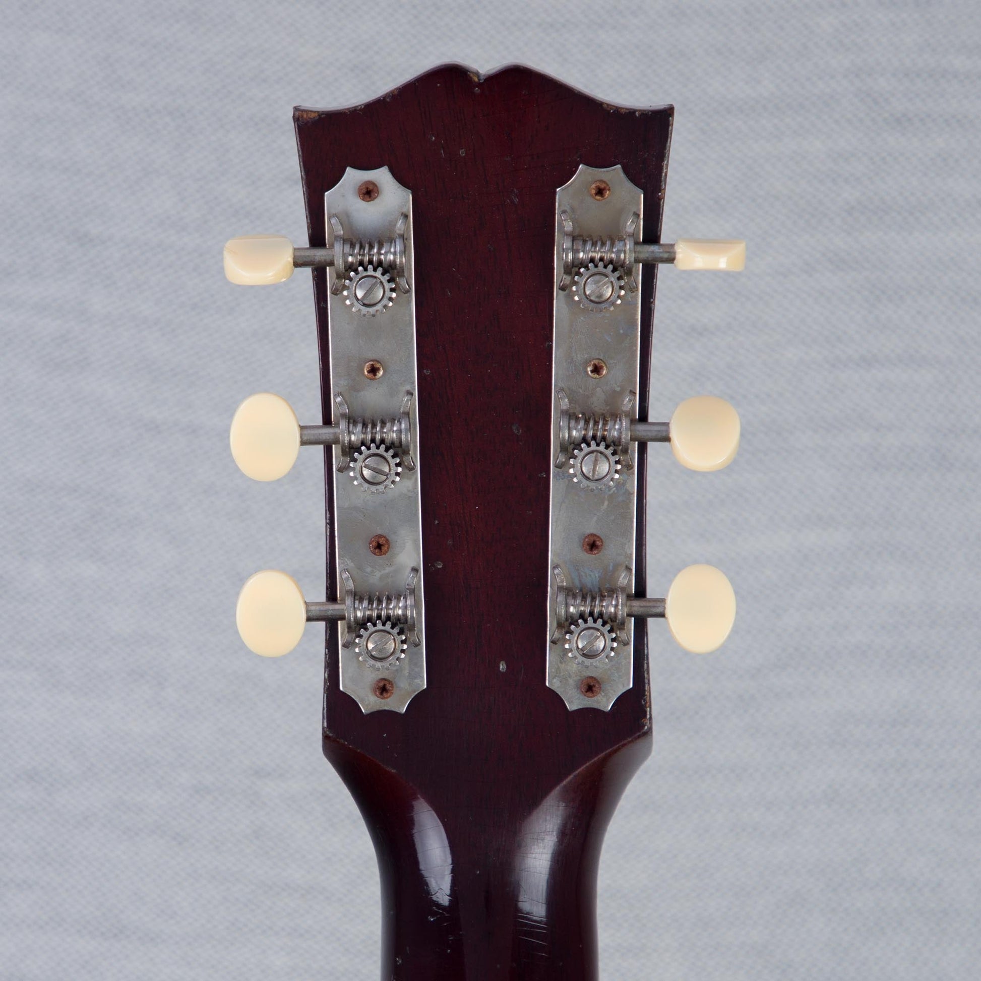 Gibson Custom Shop Murphy Lab 1942 Banner J-45 Light Aged Acoustic Guitar - Vintage Sunburst Light - #22155036