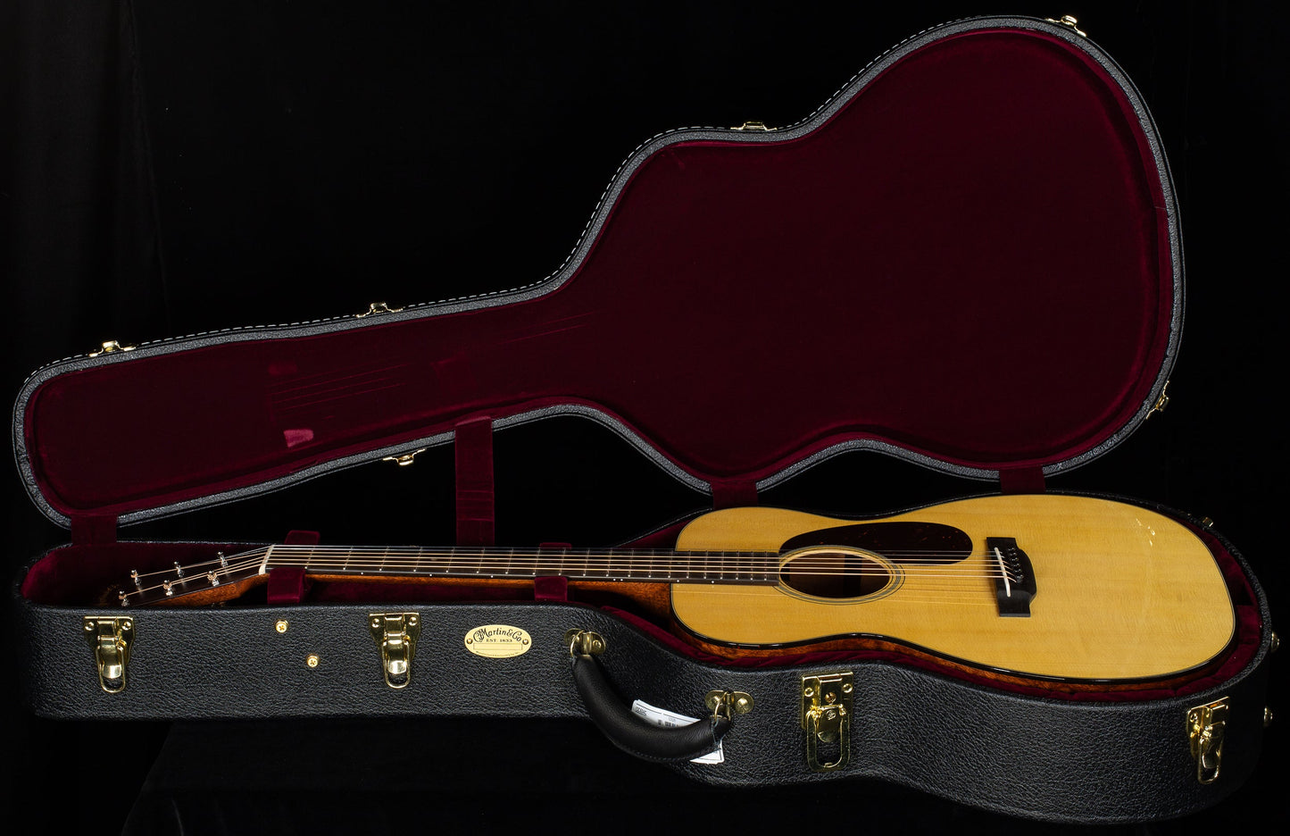Martin Custom Shop Willcutt Exclusive 00 18 Style Adirondack/Quilted Mahogany (915)