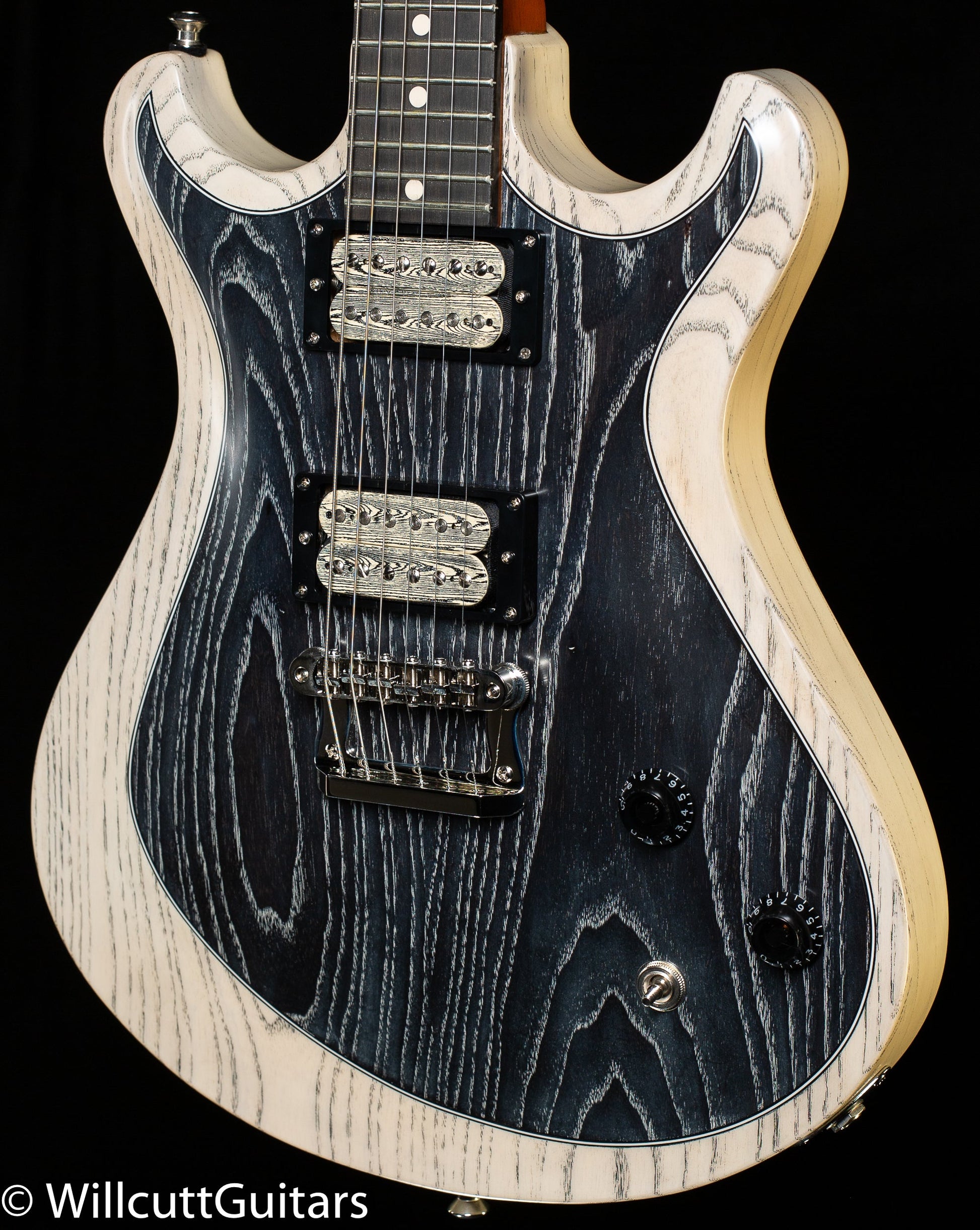 Knaggs Influence Keya Black / Creme Driftwood (310)
