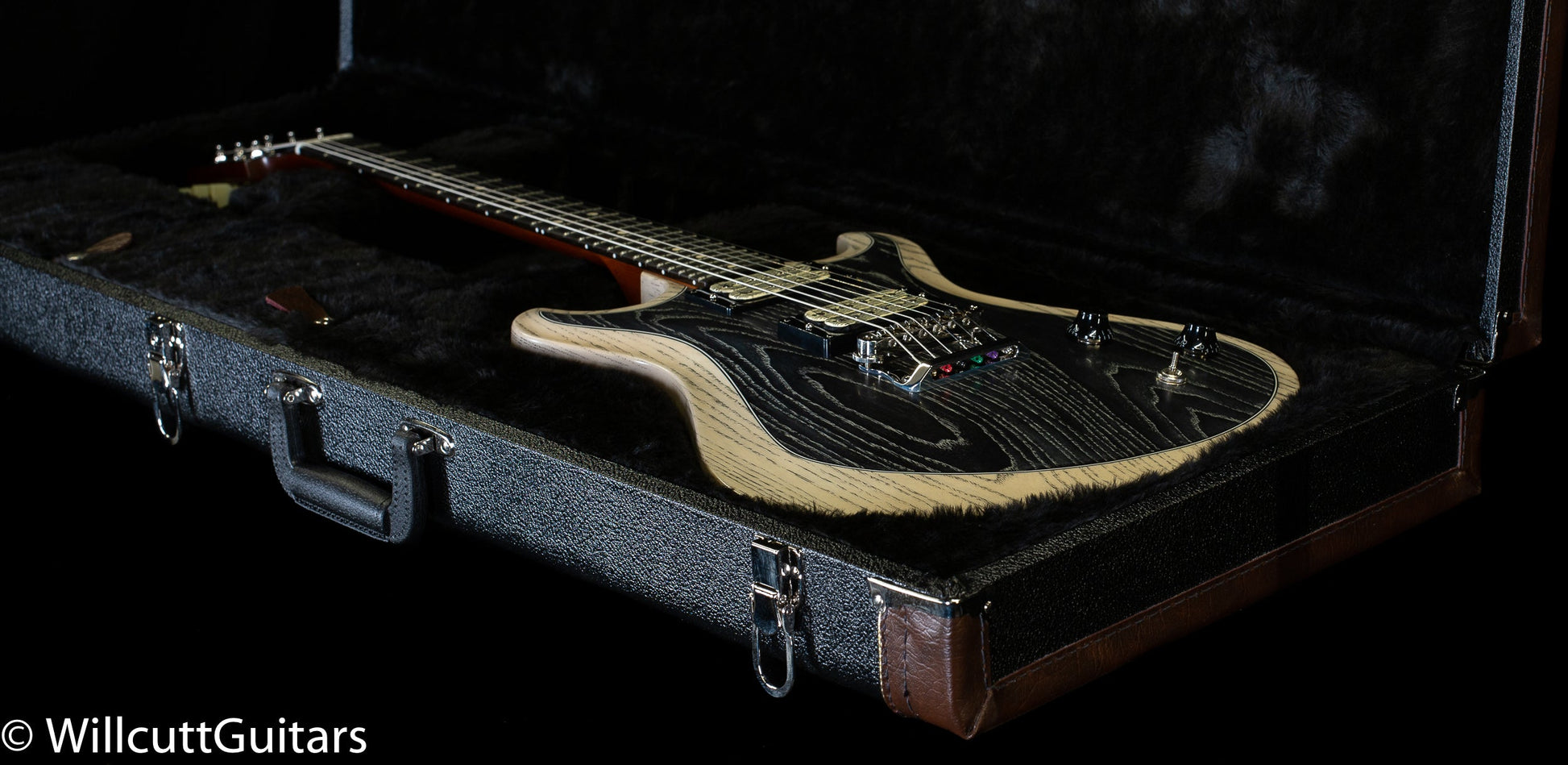 Knaggs Influence Keya Black / Creme Driftwood (310)