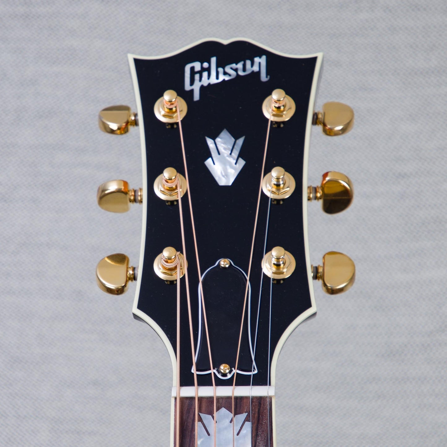 Gibson SJ-200 Standard Maple/Spruce Acoustic Electric - Tri Burst - #20365012
