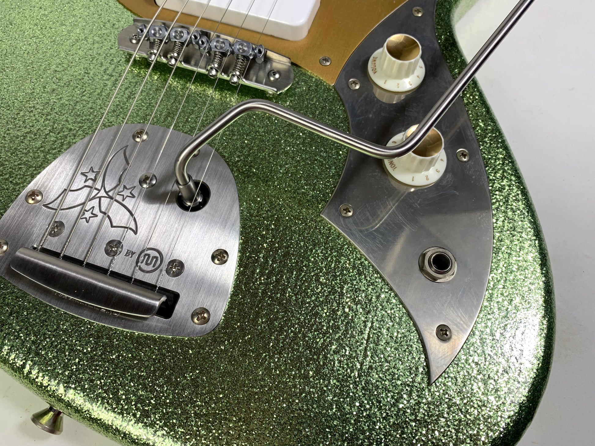 2026 NOVO Serus J Custom Coke Bottle Green Sparkle, Pine Body, Made in USA Relic