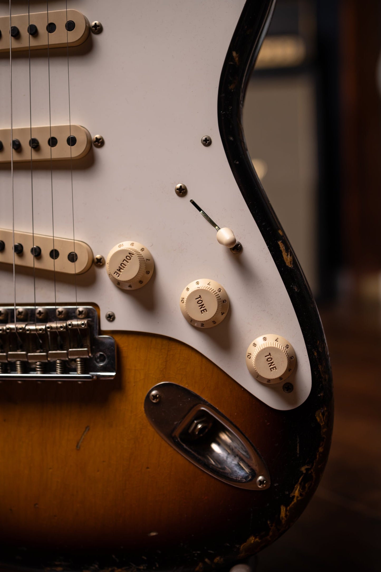 Fender Custom Shop Stratocaster 1957 Heavy Relic Electric Guitar - Aged 2-Color Sunburst
