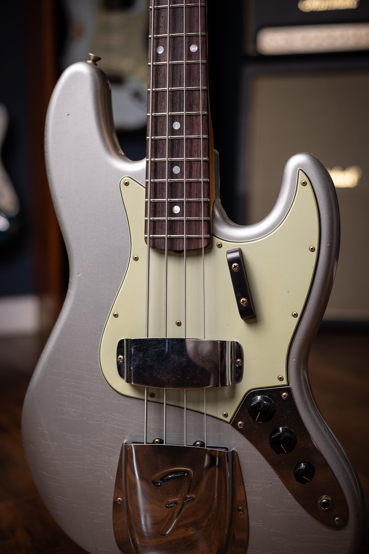 Fender Custom Shop 1965 Jazz Bass Journeyman Relic - Faded Inca Silver