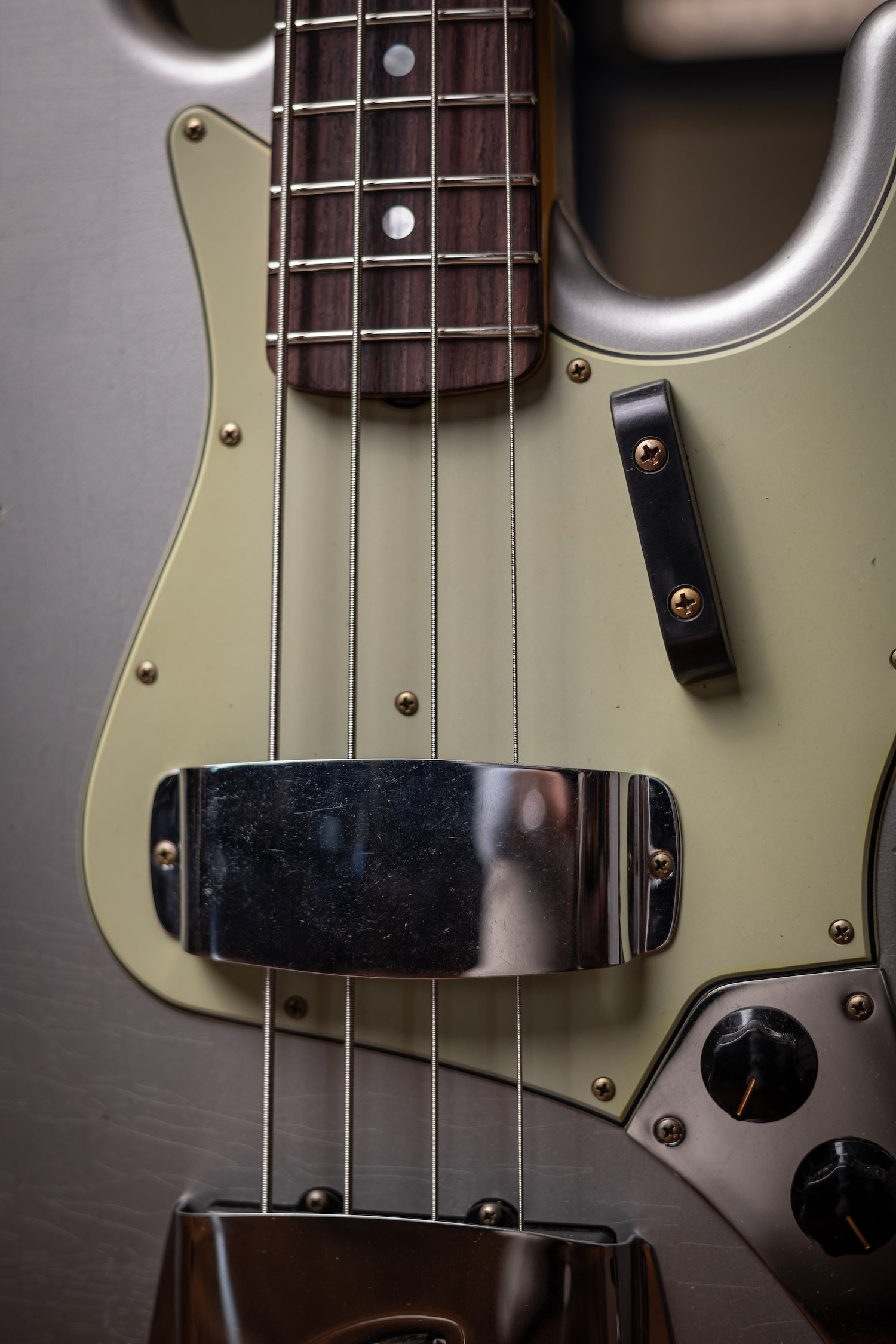 Fender Custom Shop 1965 Jazz Bass Journeyman Relic - Faded Inca Silver
