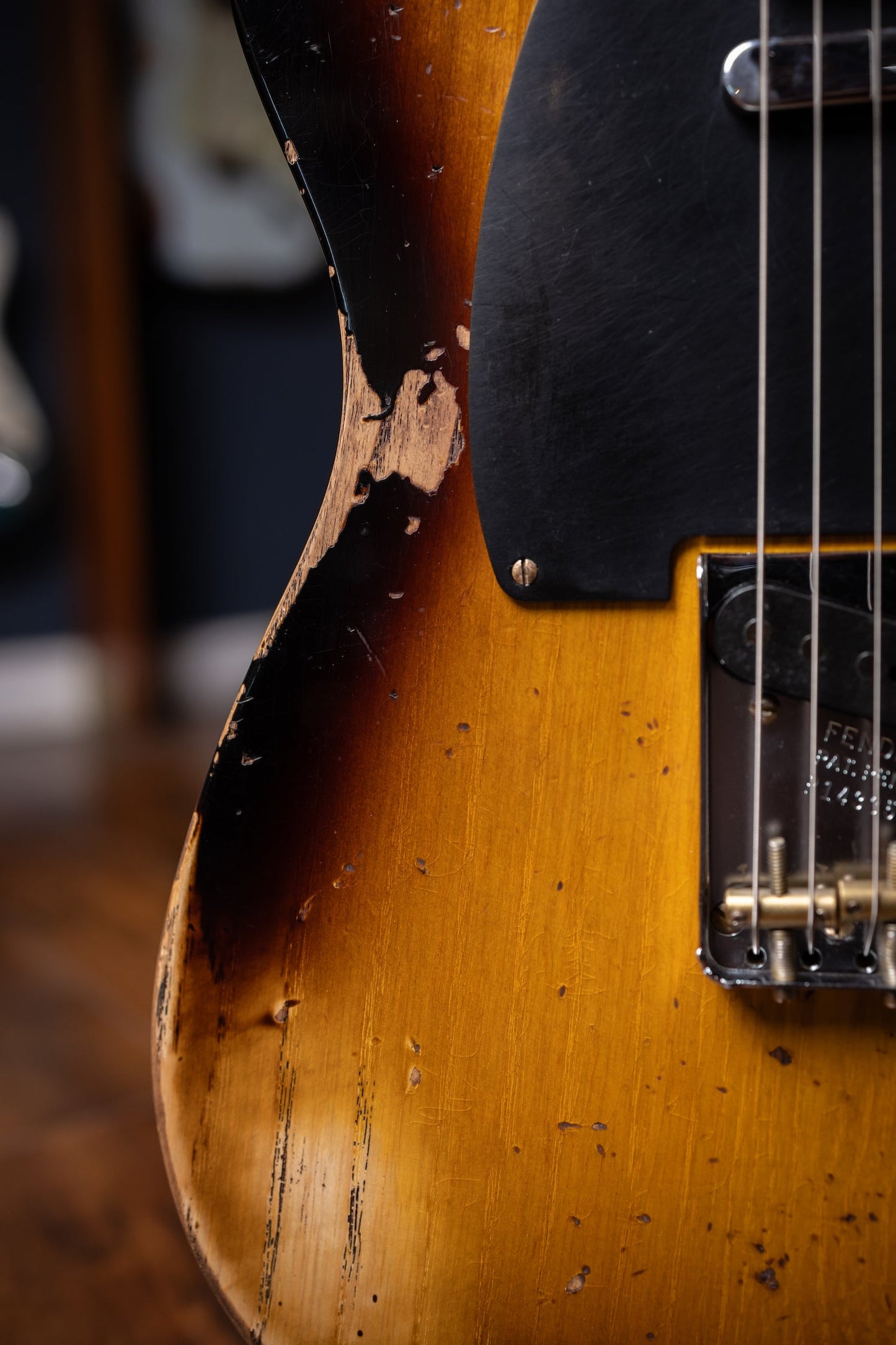 Fender Custom Shop 1951 Telecaster Nocaster Heavy Relic - 2-Color Sunburst
